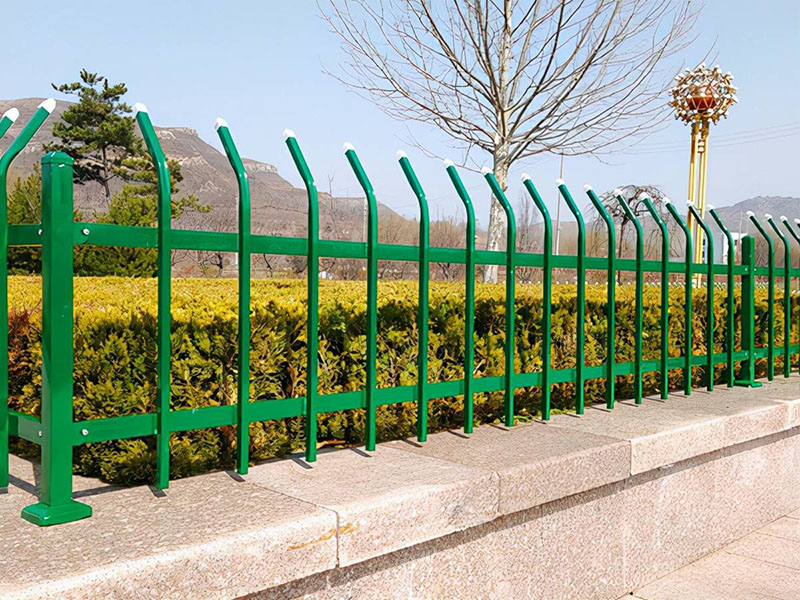 折彎草坪護欄圖片