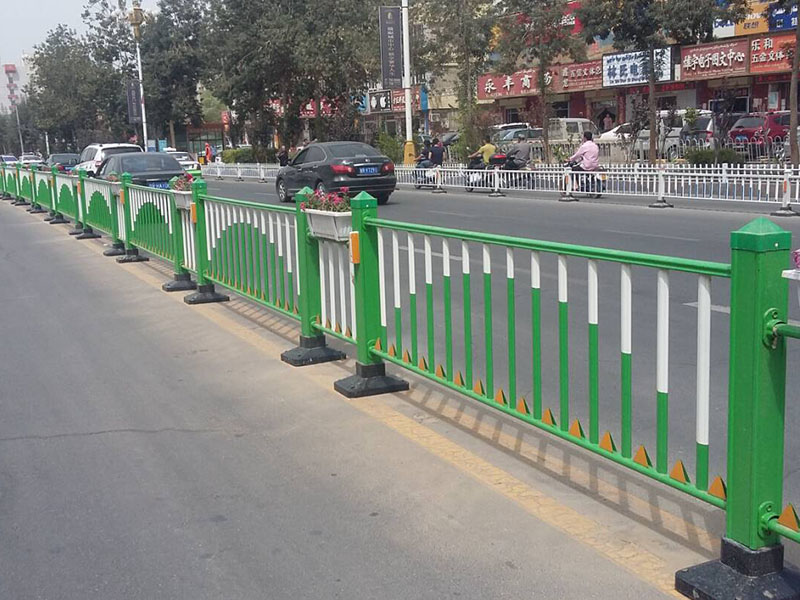 道路隔離護(hù)欄規(guī)格