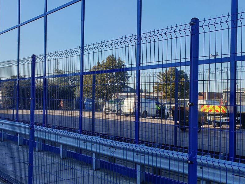 工廠圍欄的種類有哪些及優(yōu)勢對比